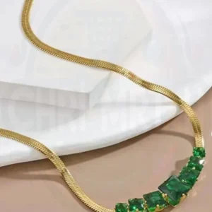 Collier vert pour femme au Maroc